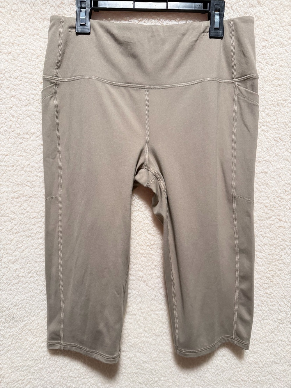 DSG Cropped Leggings Pockets Taupe Momentum Size Medium M Yoga Athleisure NEW